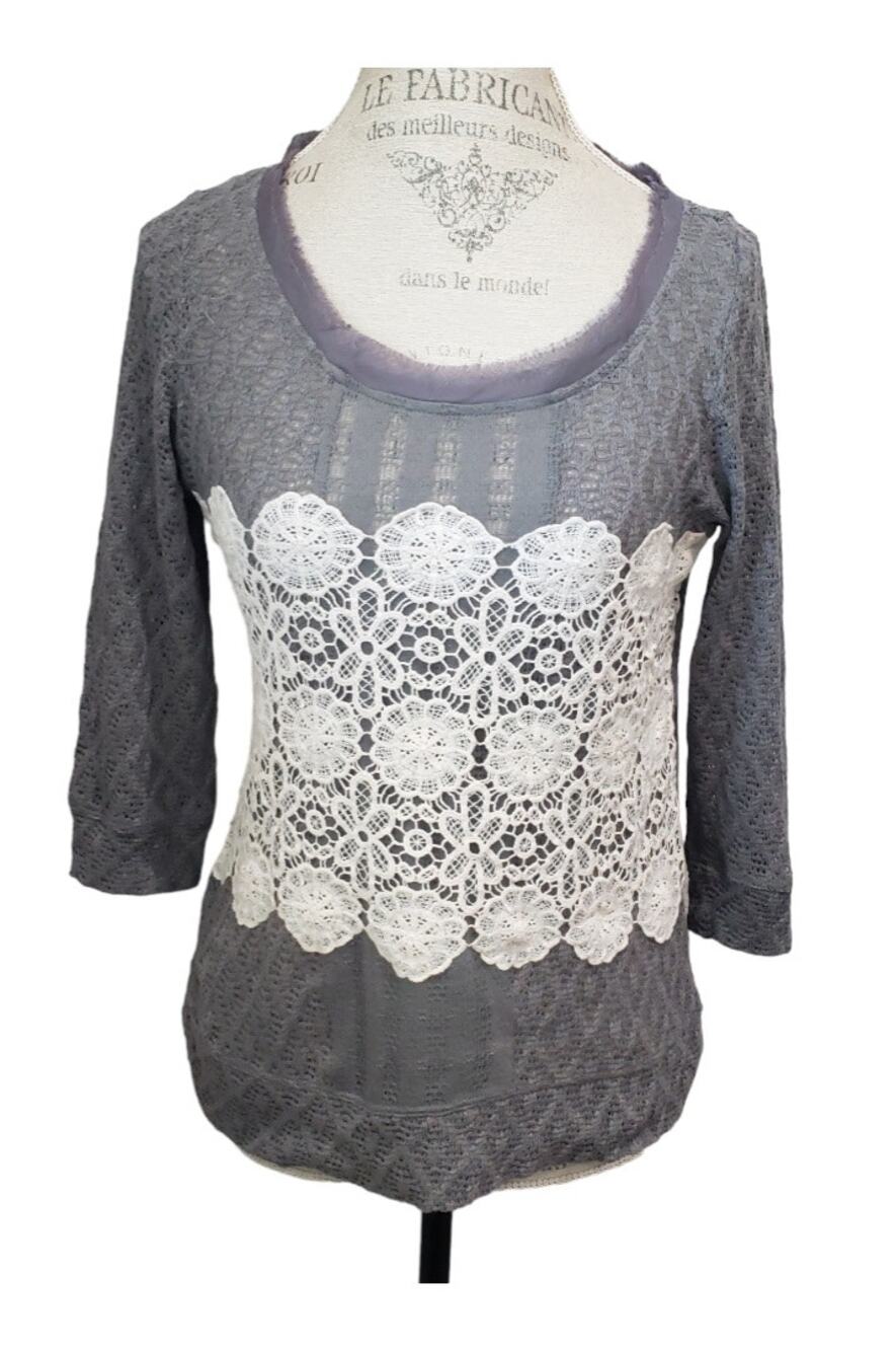 Meadow Rue Gray Embroidered 3/4 Sleeve Shirt | Size Small